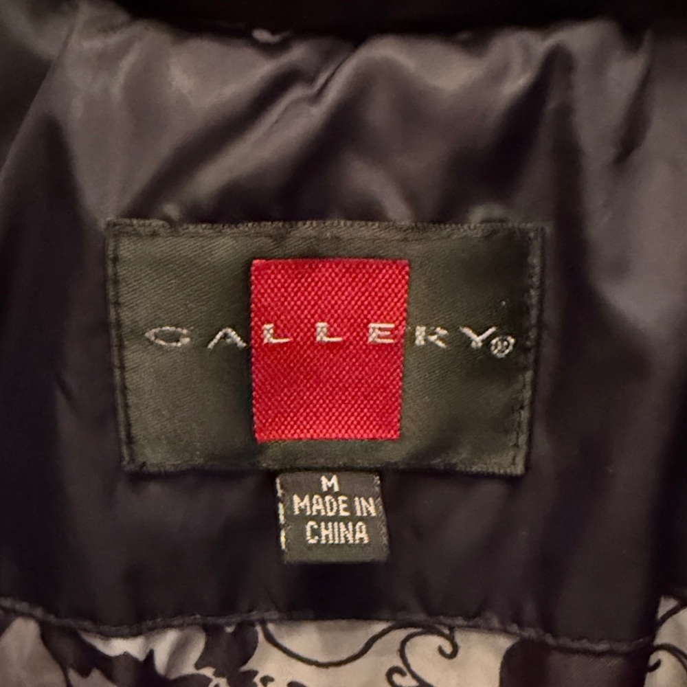 Gallery Women's Black Quilted Puffer Coat - Picture 2 of 9